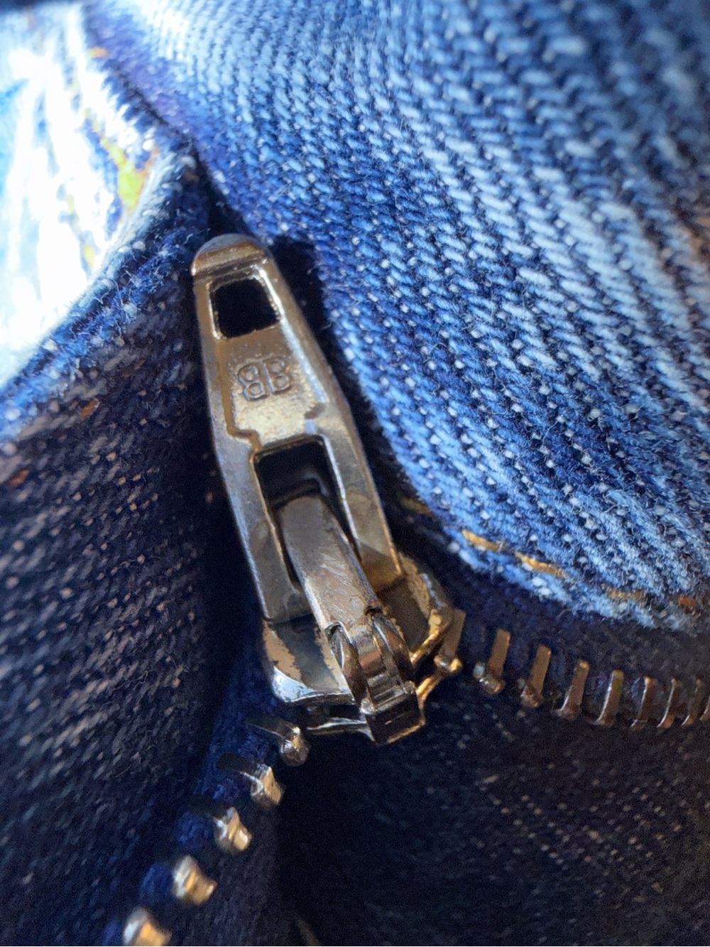Balenciaga Women’s Mid-Rise Classic Skinny Jeans - Picture 7 of 7